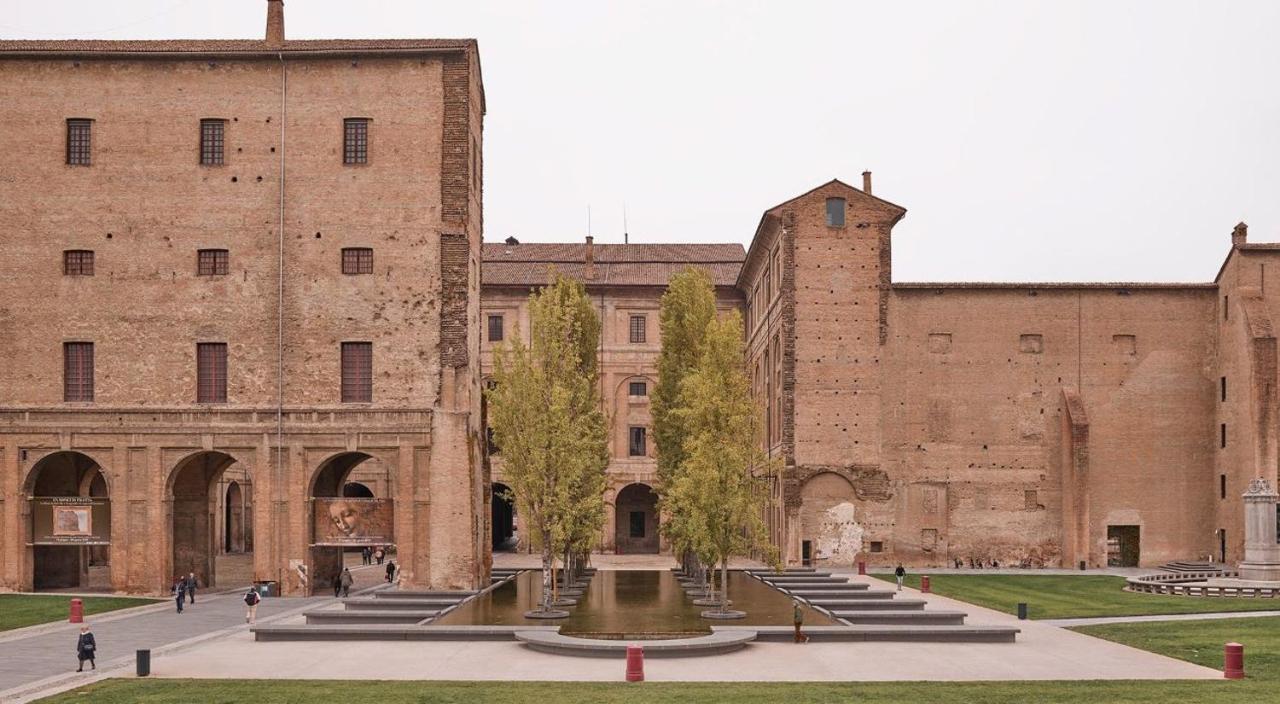 Le Colonne 16 30 Apartman Parma Kültér fotó